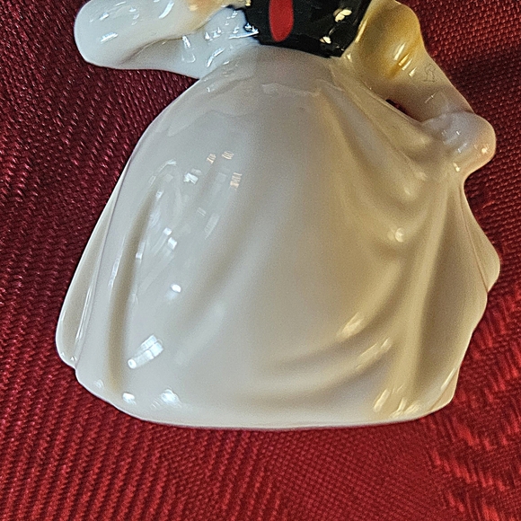 1940s Snow White Lefton Figurine - Picture 3 of 6